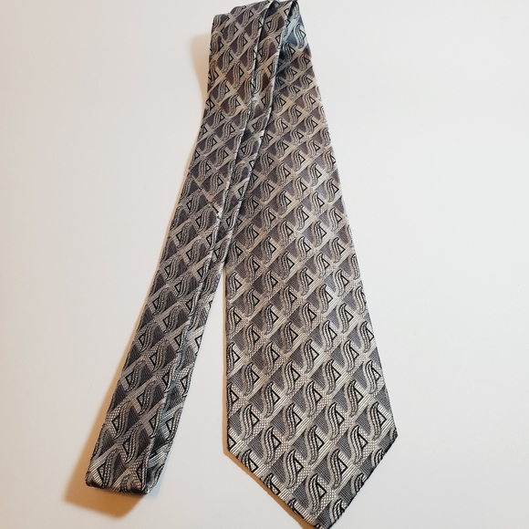 Jos. A. Bank Necktie Silver Geometric Pattern Silk Neck Tie Jacquard Fabric - Picture 2 of 5